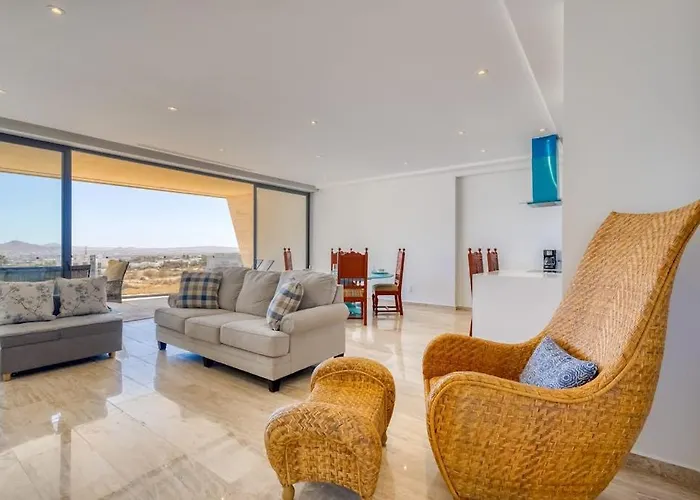 Сasa de vacaciones Charming Coastal With Ocean Views, Pool, Gym And Shared Amenities *