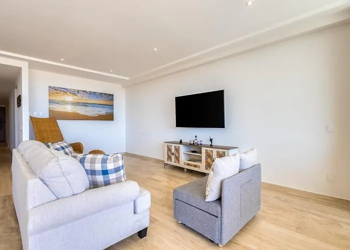 Hébergement de vacances Charming Coastal With Ocean Views, Pool, Gym And Shared Amenities *