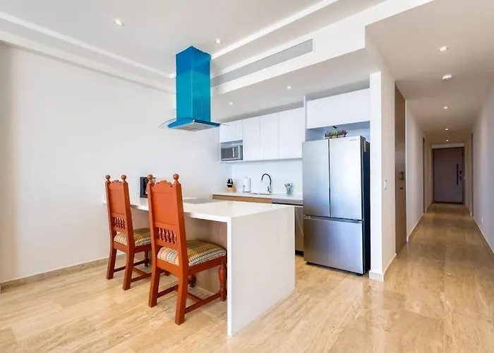 Сasa de vacaciones Charming Coastal With Ocean Views, Pool, Gym And Shared Amenities