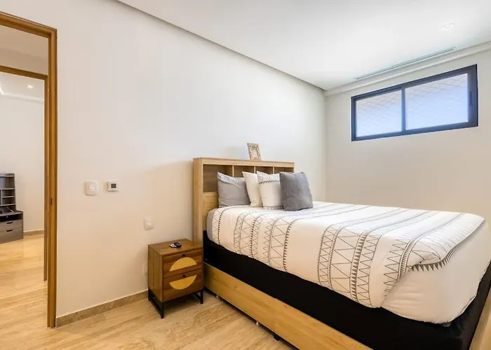Charming Coastal With Ocean Views, Pool, Gym And Shared Amenities Сasa de vacaciones *