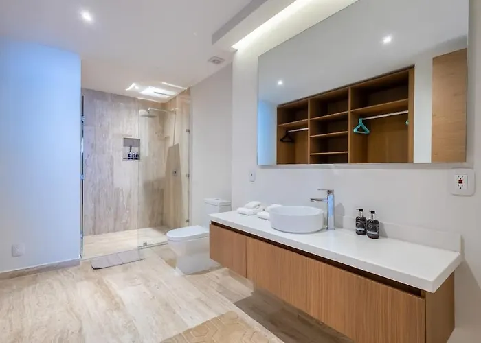 Сasa de vacaciones Charming Coastal With Ocean Views, Pool, Gym And Shared Amenities