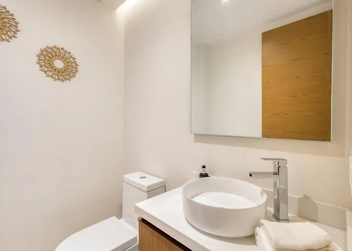 Charming Coastal With Ocean Views, Pool, Gym And Shared Amenities * Cabo San Lucas