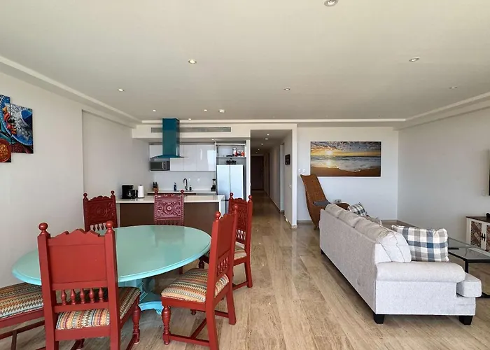 Hébergement de vacances Charming Coastal With Ocean Views, Pool, Gym And Shared Amenities *